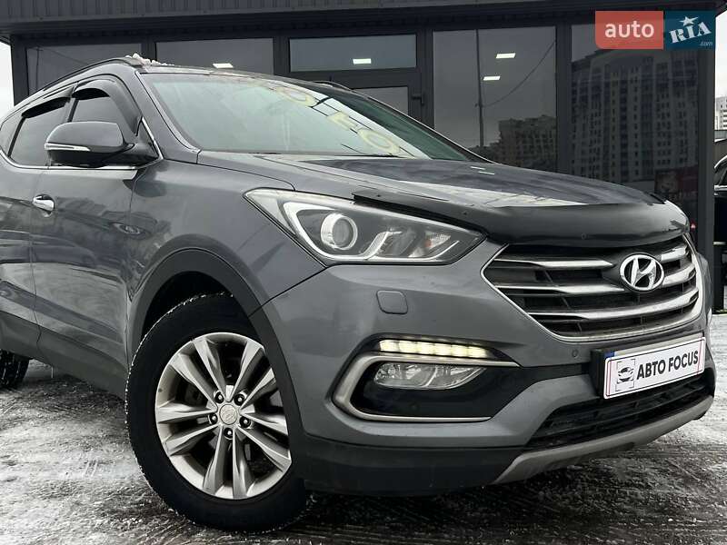 Внедорожник / Кроссовер Hyundai Santa FE 2017 в Киеве