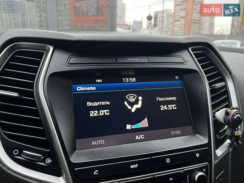 Внедорожник / Кроссовер Hyundai Santa FE 2017 в Киеве