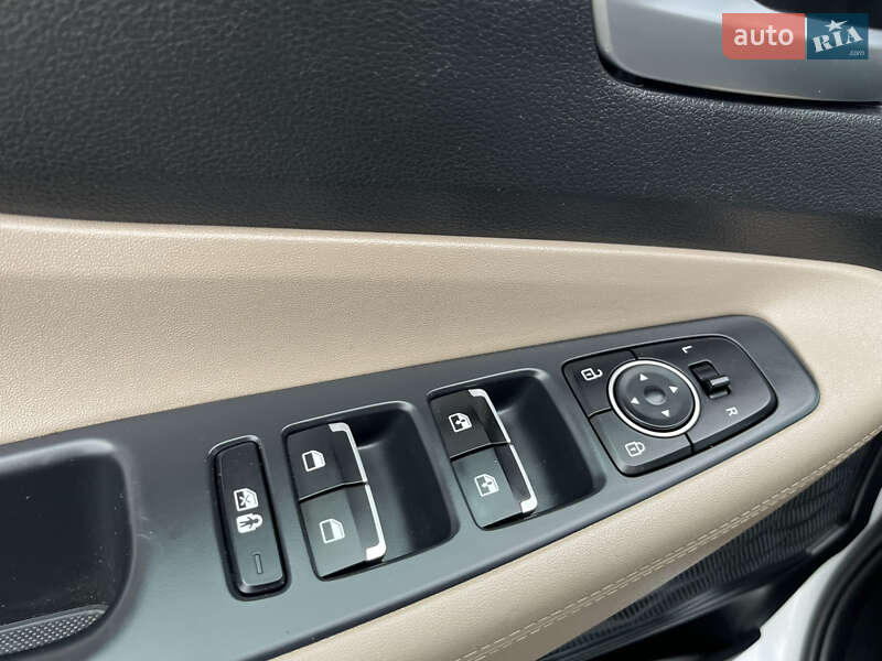 Внедорожник / Кроссовер Hyundai Santa FE 2023 в Львове