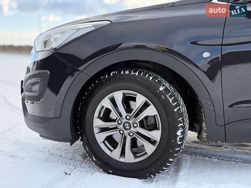 Позашляховик / Кросовер Hyundai Santa FE 2015 в Львові