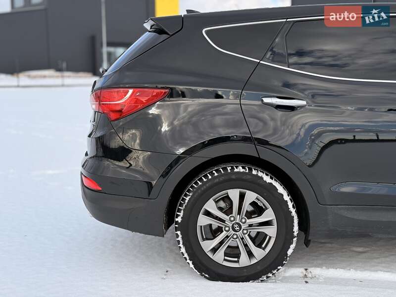 Позашляховик / Кросовер Hyundai Santa FE 2015 в Львові