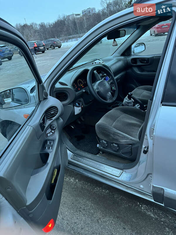 Позашляховик / Кросовер Hyundai Santa FE 2000 в Сумах