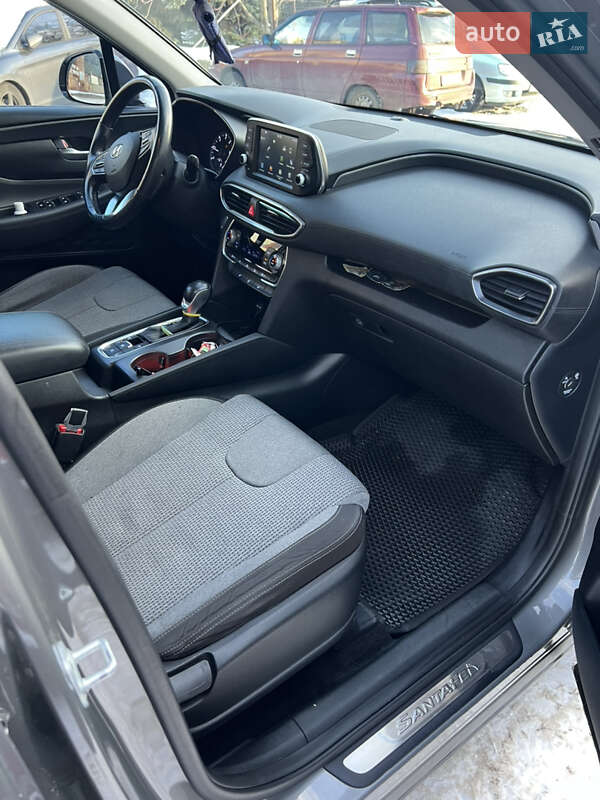 Внедорожник / Кроссовер Hyundai Santa FE 2018 в Киеве фото 12 Внедорожник / Кроссовер Hyundai Santa FE 2018 в Киеве