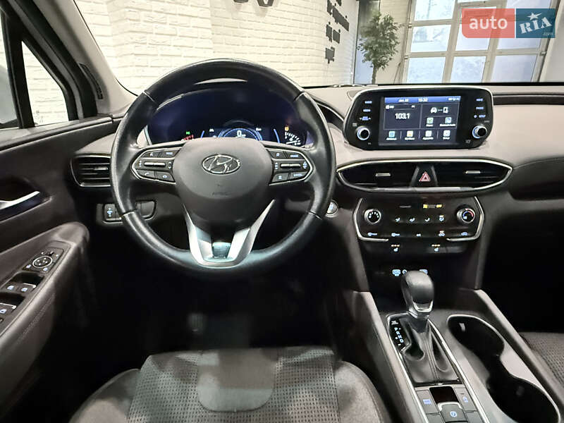 Внедорожник / Кроссовер Hyundai Santa FE 2019 в Одессе