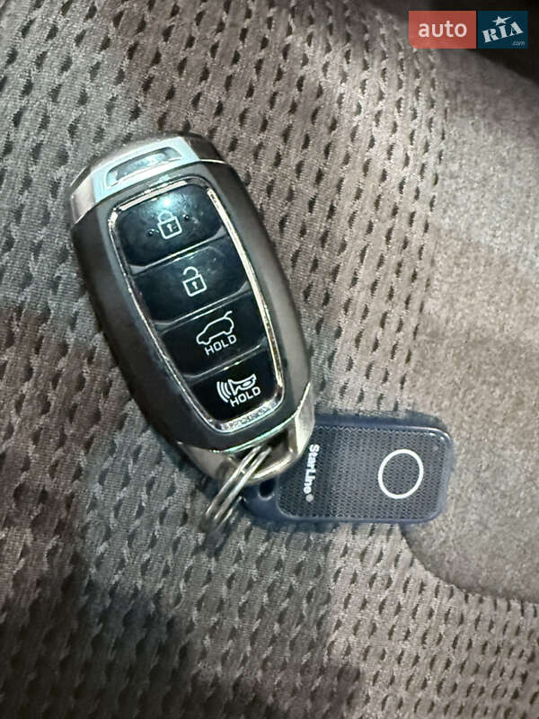 Внедорожник / Кроссовер Hyundai Santa FE 2019 в Одессе