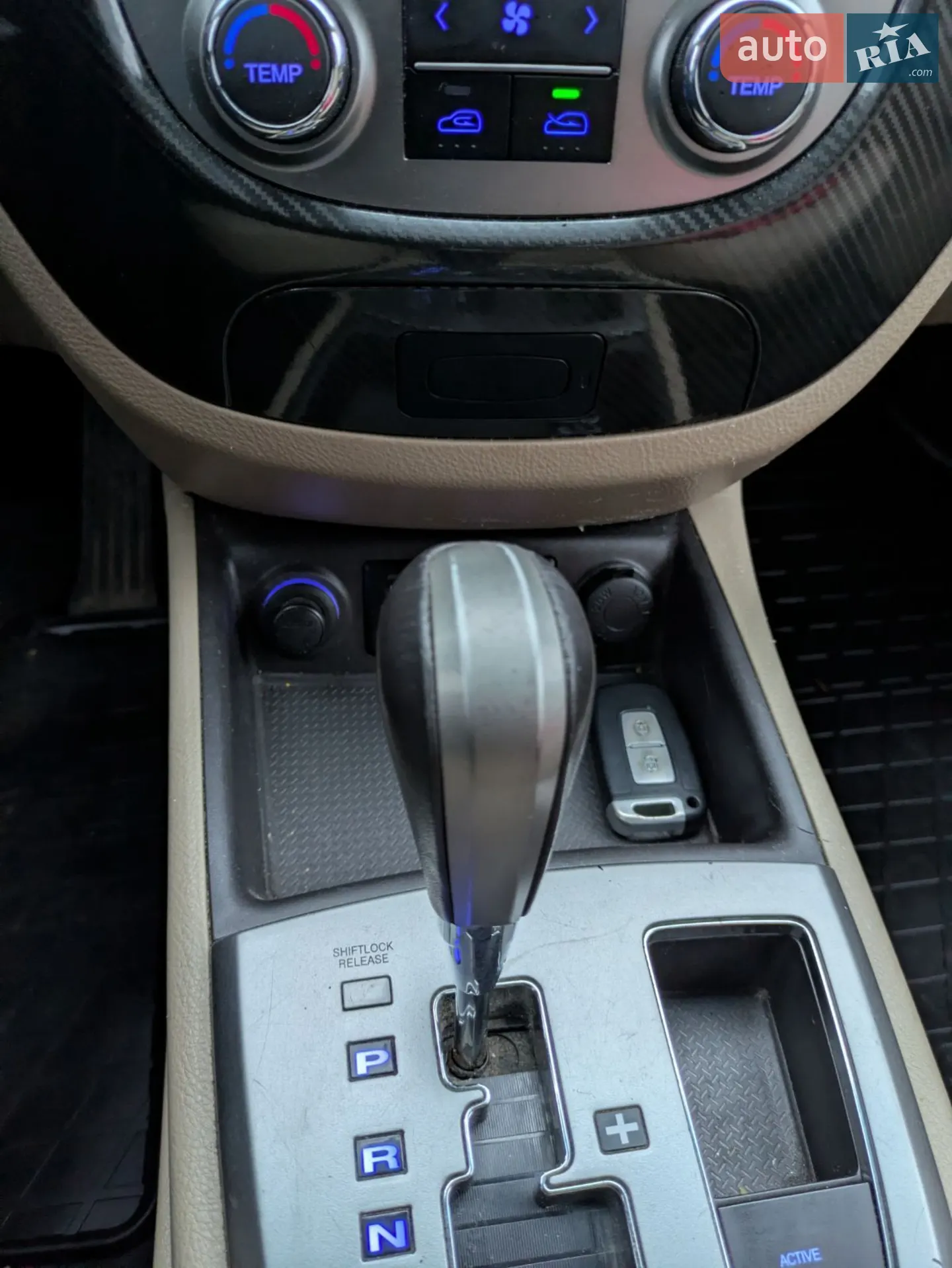 2010 Hyundai Santa Fe - мініатюра 21