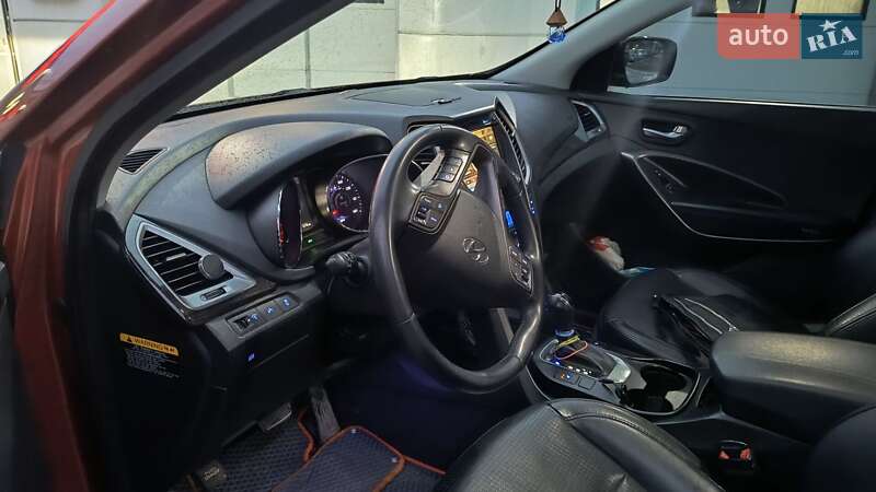 Внедорожник / Кроссовер Hyundai Santa FE 2013 в Днепре