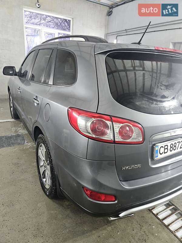 Внедорожник / Кроссовер Hyundai Santa FE 2012 в Чернигове