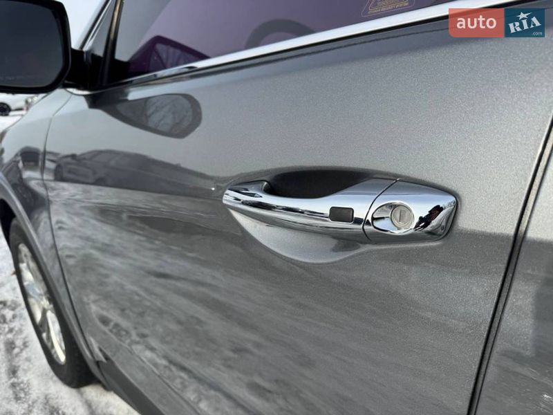 Внедорожник / Кроссовер Hyundai Santa FE 2015 в Киеве