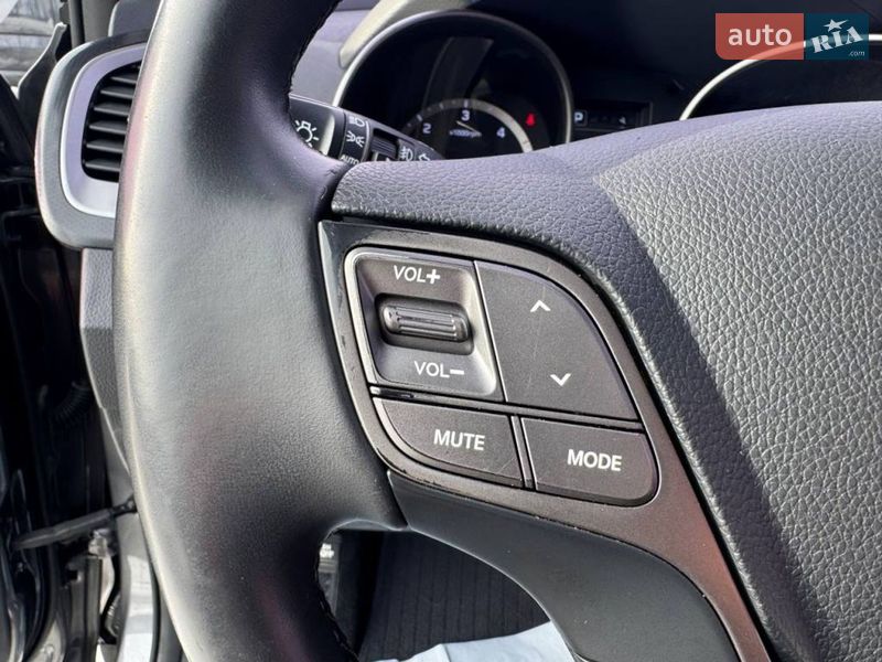 Внедорожник / Кроссовер Hyundai Santa FE 2015 в Киеве