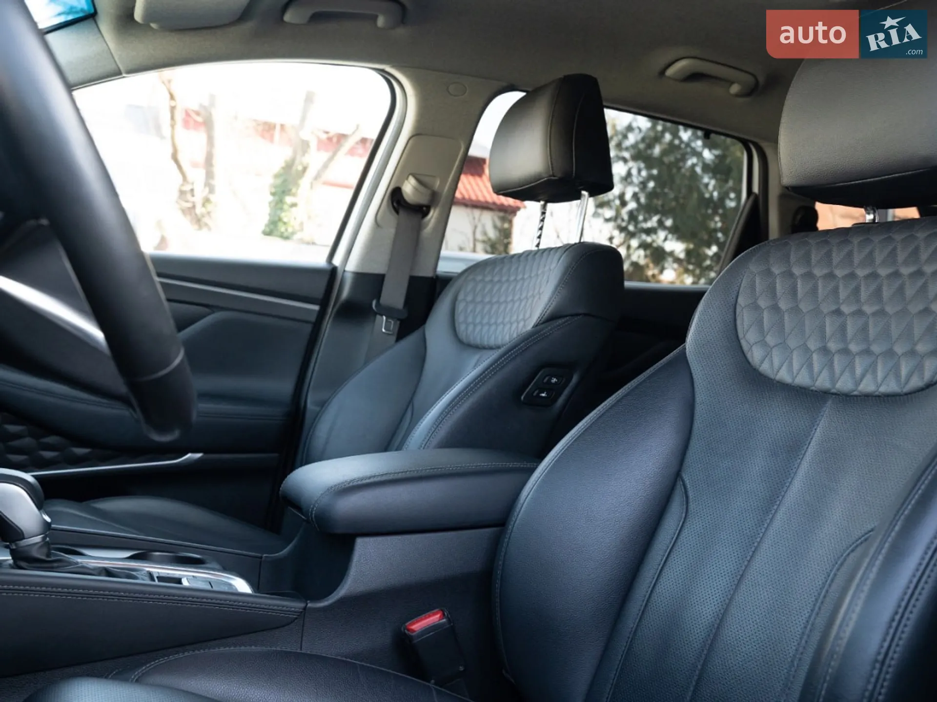 2018 Hyundai Santa Fe - мініатюра 27