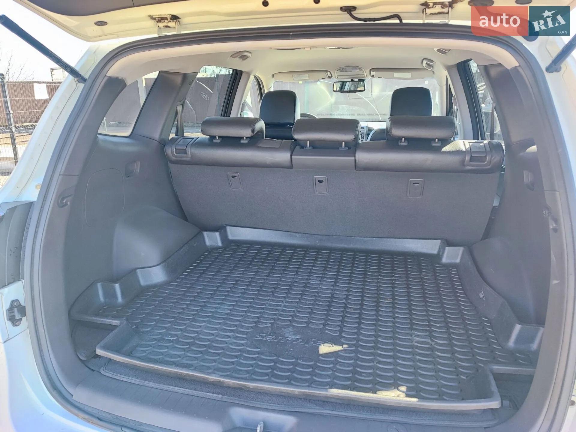 2011 Hyundai Santa Fe - мініатюра 9
