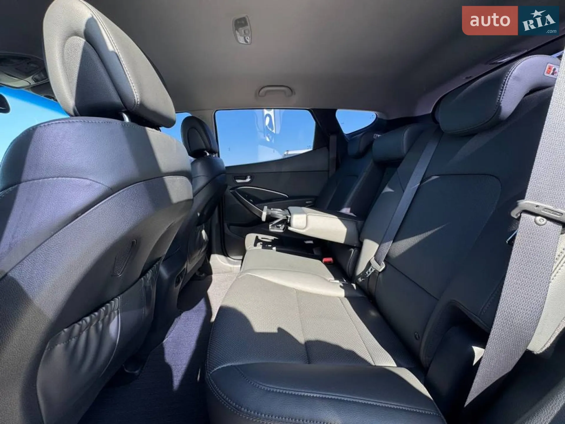 2017 Hyundai Santa Fe - мініатюра 27