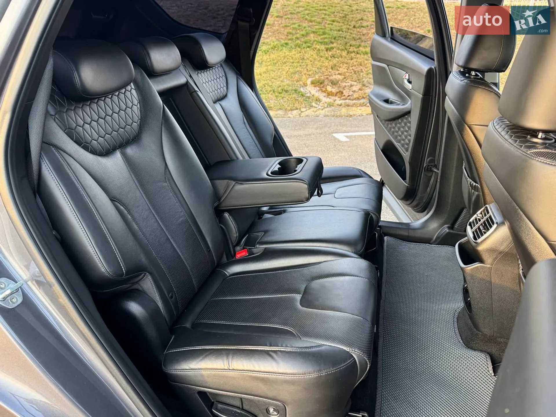 2018 Hyundai Santa Fe - мініатюра 27