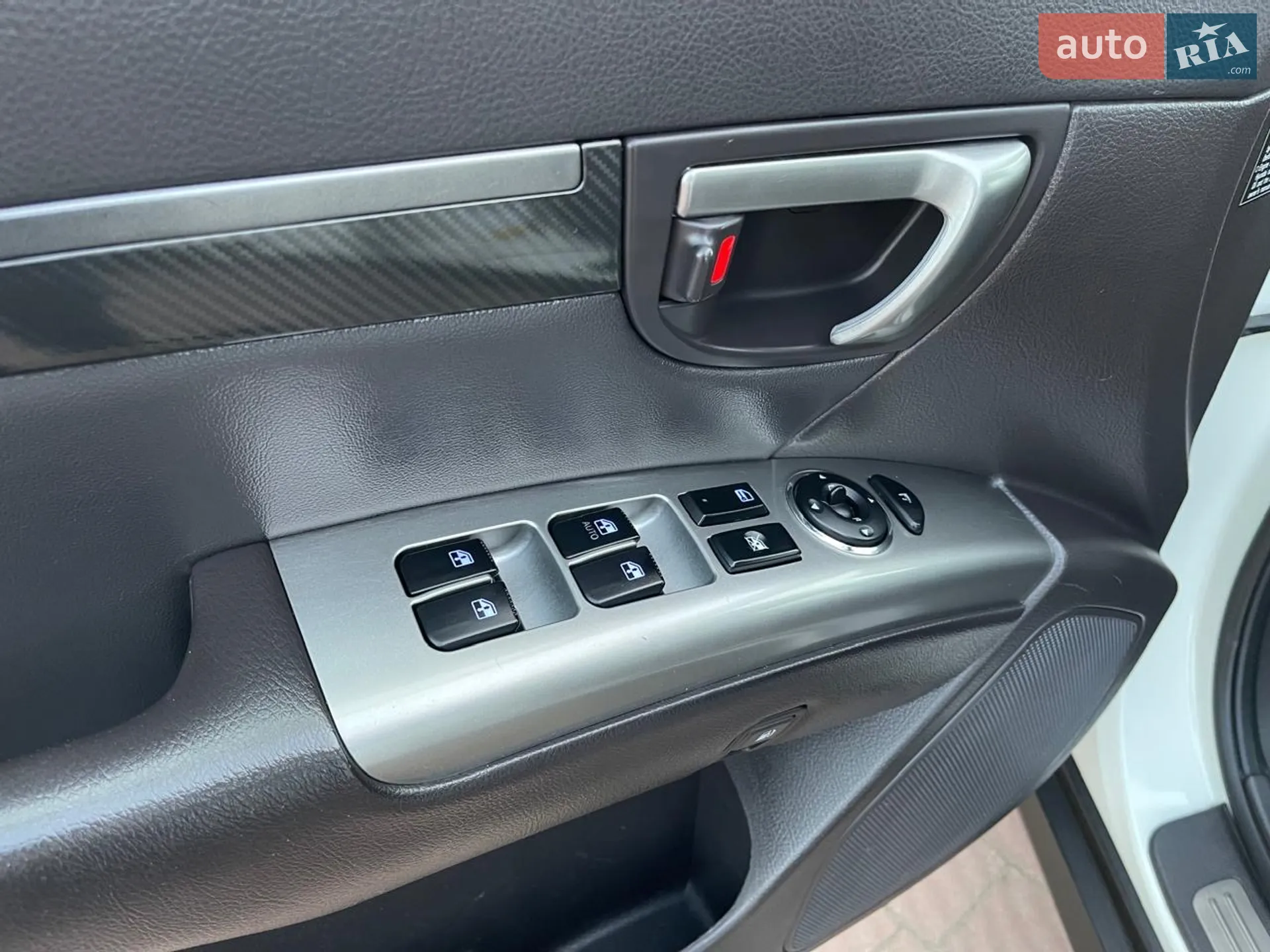 2011 Hyundai Santa Fe - мініатюра 26