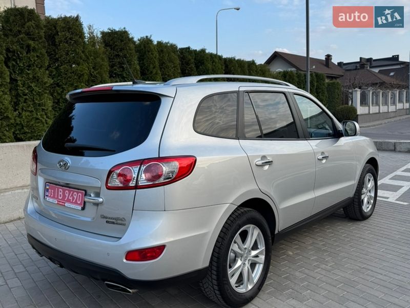 Внедорожник / Кроссовер Hyundai Santa FE 2012 в Ровно