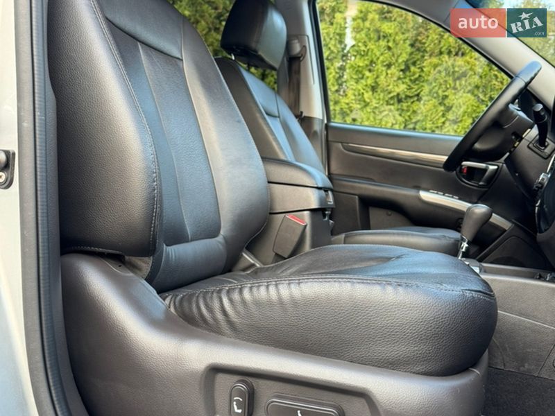 Внедорожник / Кроссовер Hyundai Santa FE 2012 в Ровно