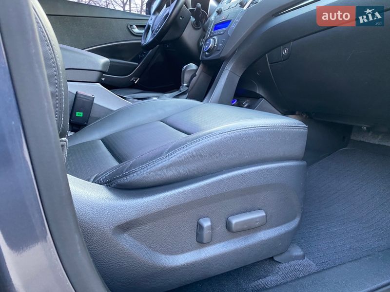 Внедорожник / Кроссовер Hyundai Santa FE 2013 в Киеве