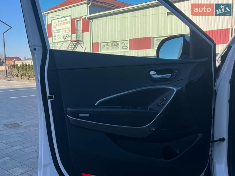 Внедорожник / Кроссовер Hyundai Santa FE 2016 в Луцке