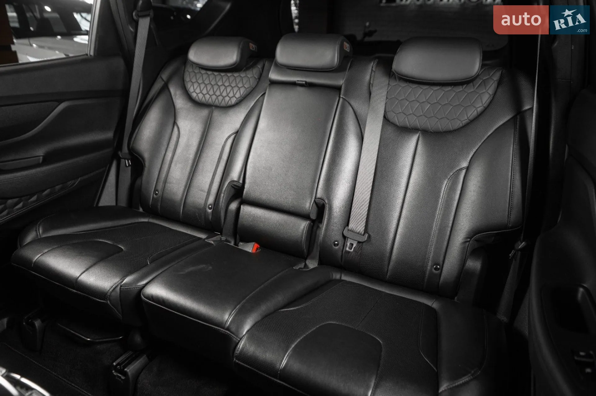2019 Hyundai Santa Fe - мініатюра 17