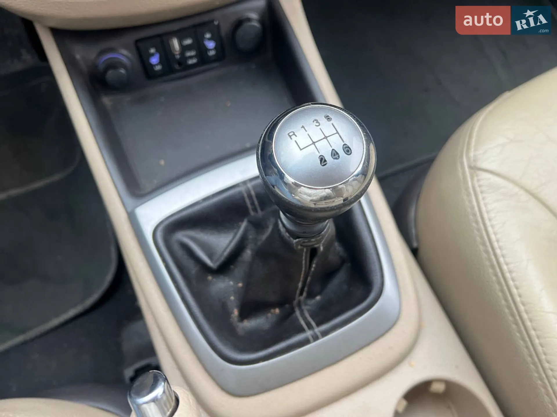 2010 Hyundai Santa Fe - мініатюра 31