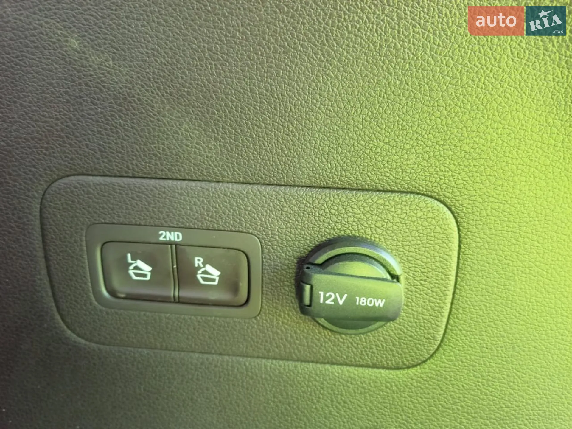 2019 Hyundai Santa Fe - мініатюра 23