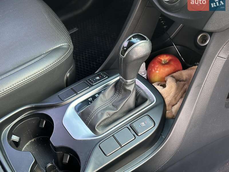 Внедорожник / Кроссовер Hyundai Santa FE 2016 в Одессе