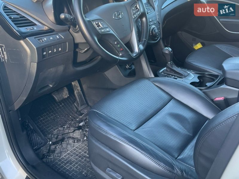 Позашляховик / Кросовер Hyundai Santa FE 2013 в Луцьку