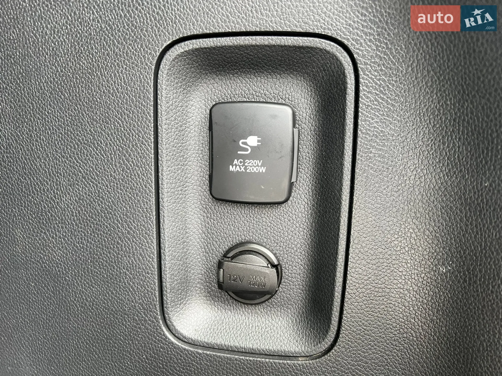 2017 Hyundai Santa Fe - мініатюра 27