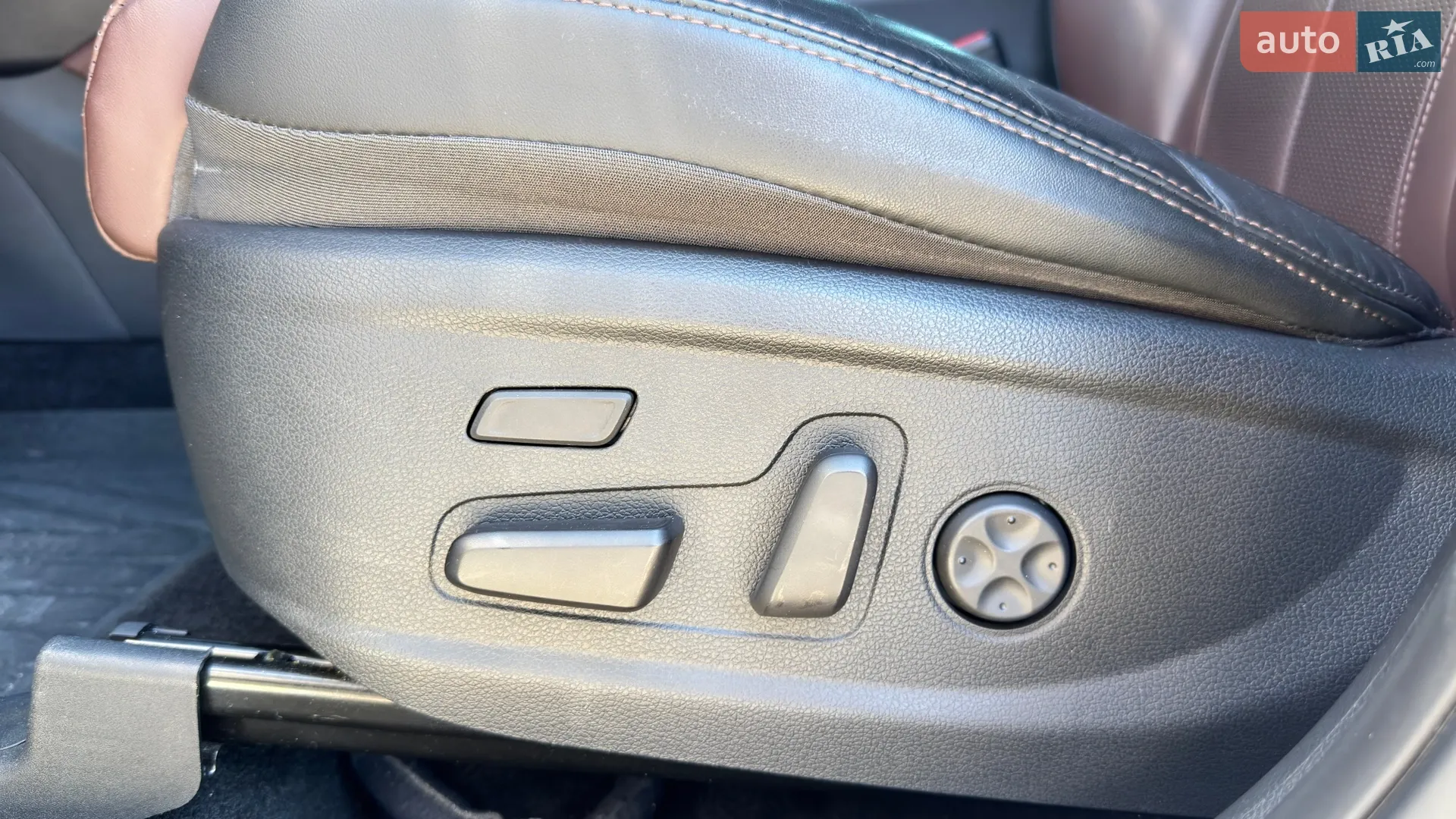 2019 Hyundai Santa Fe - мініатюра 26