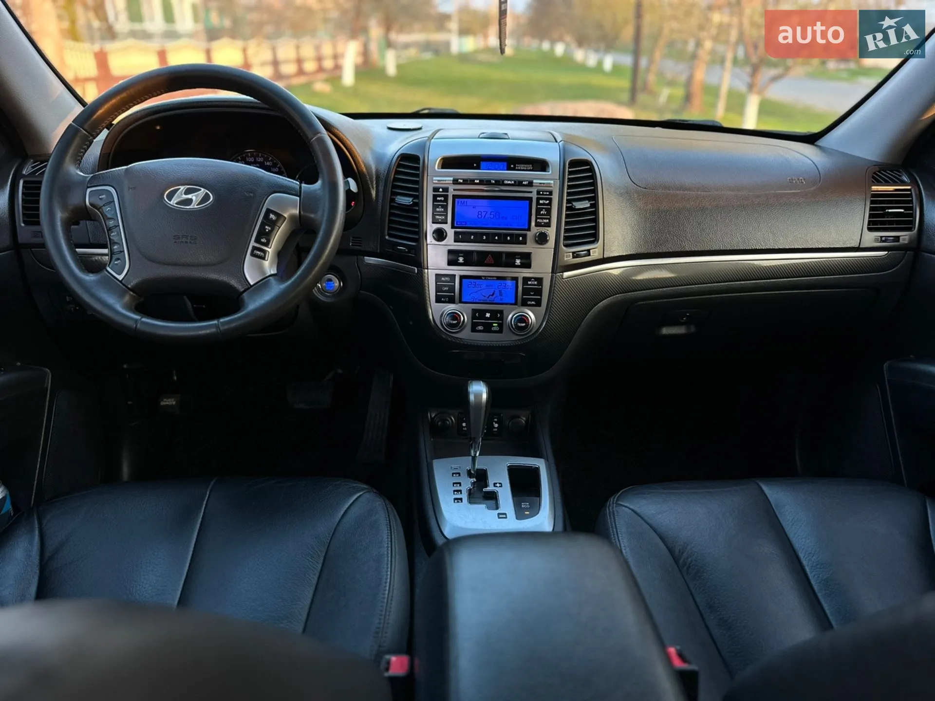 2010 Hyundai Santa Fe - мініатюра 25