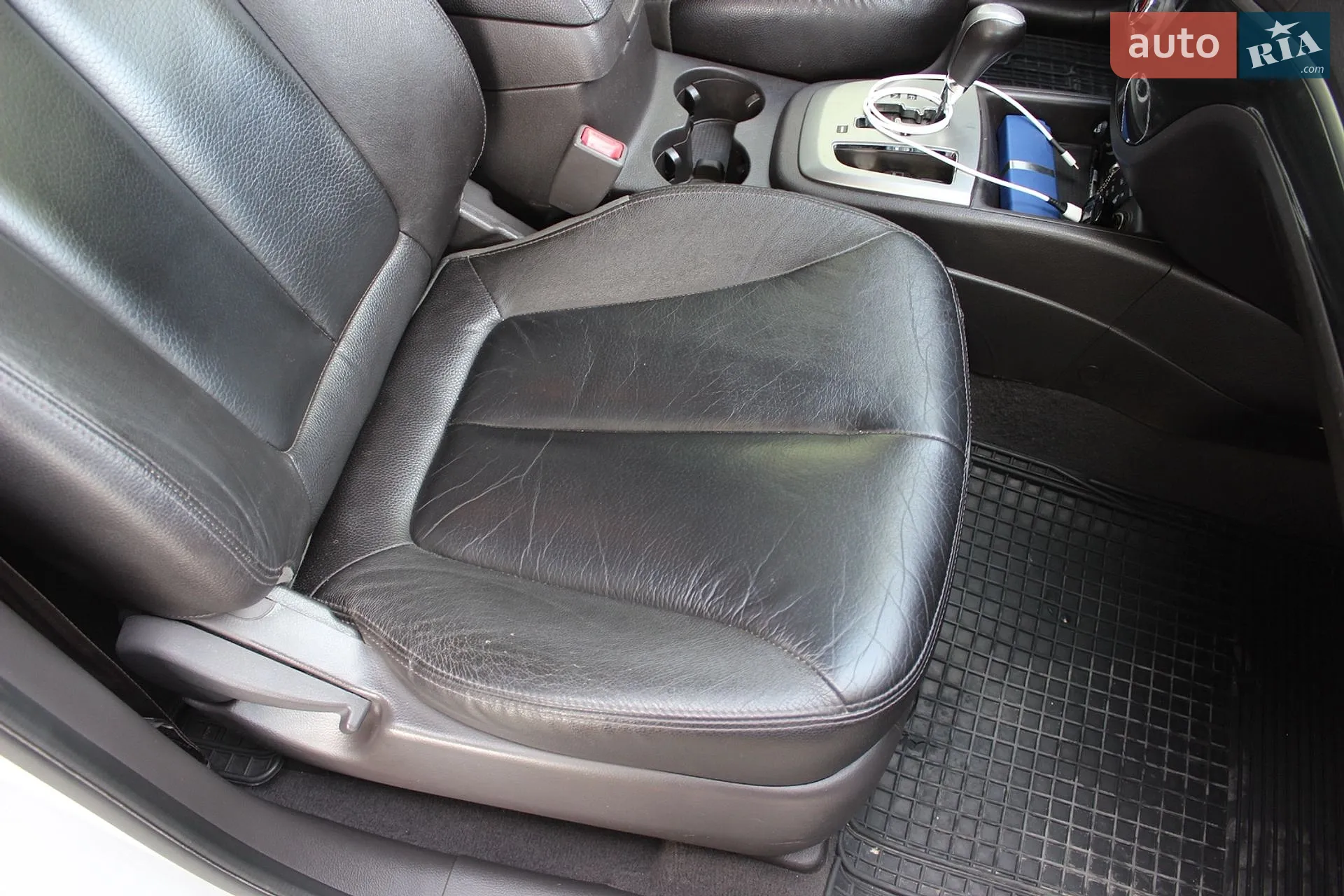 2010 Hyundai Santa Fe - мініатюра 30
