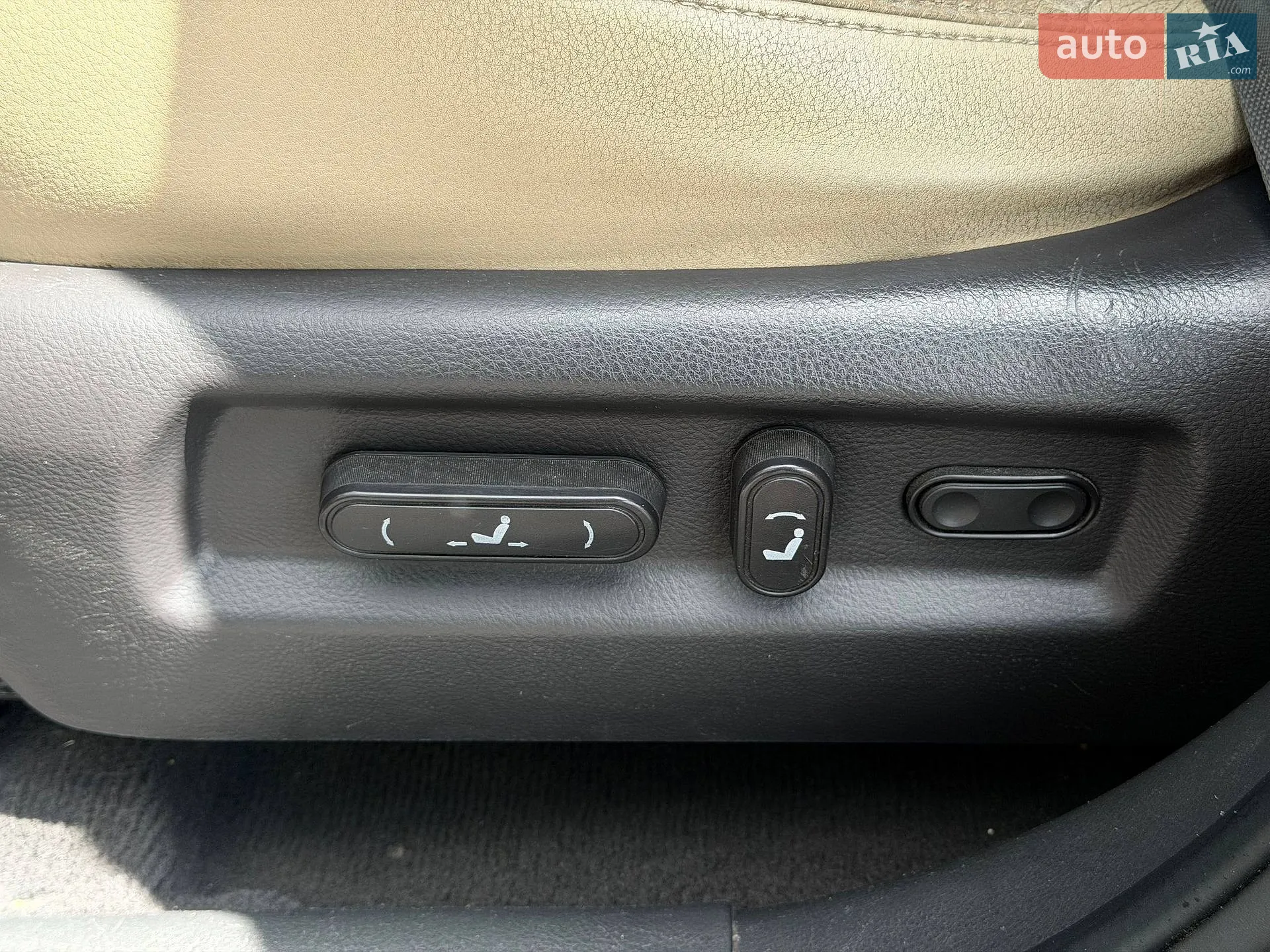 2011 Hyundai Santa Fe - мініатюра 34