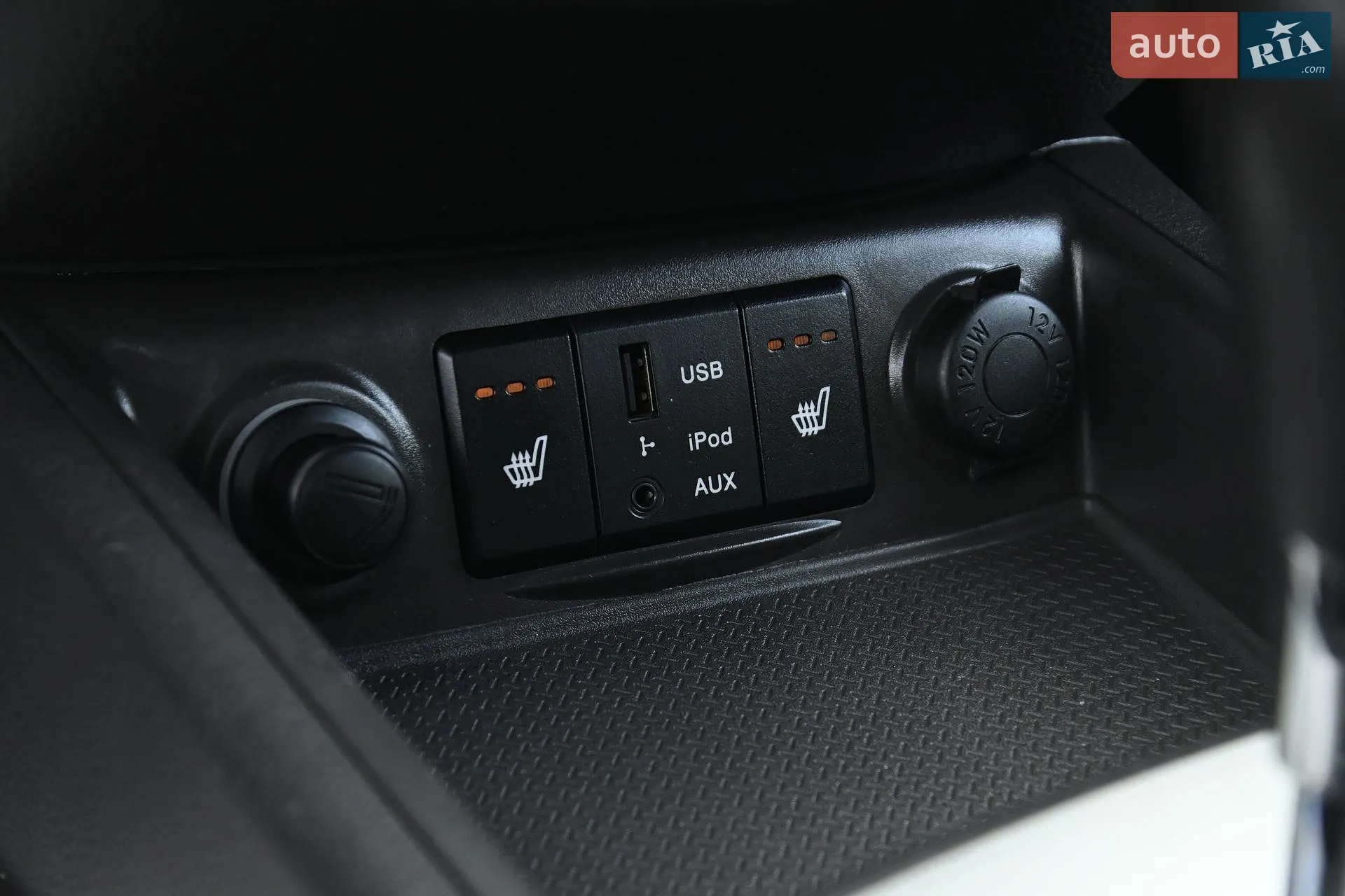 2011 Hyundai Santa Fe - мініатюра 27