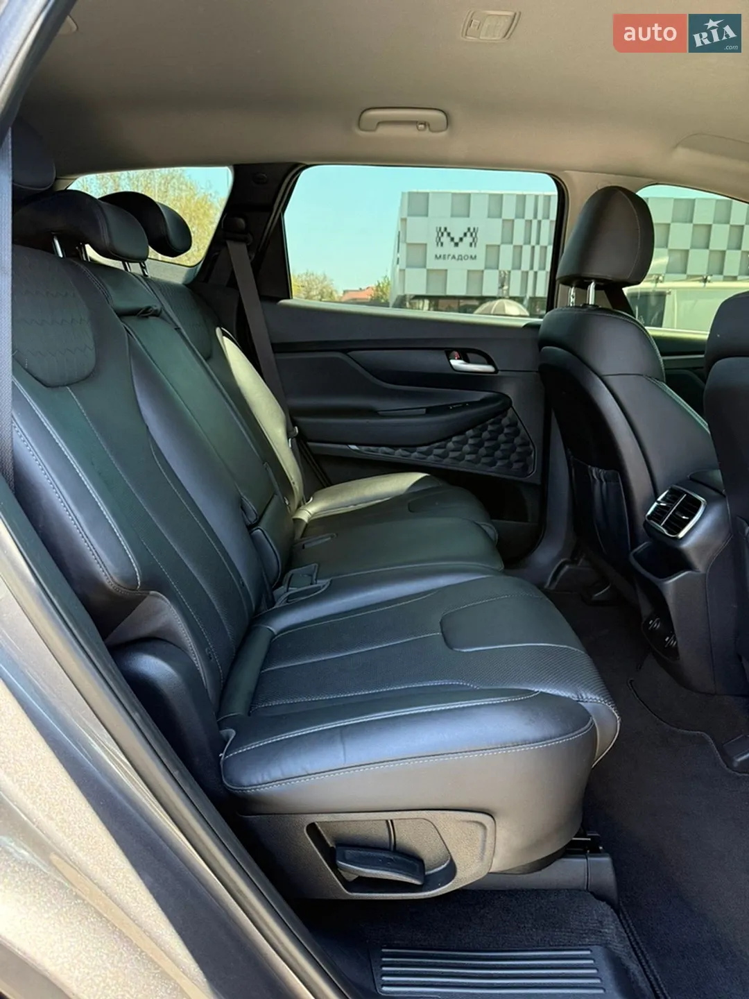 2019 Hyundai Santa Fe - мініатюра 31