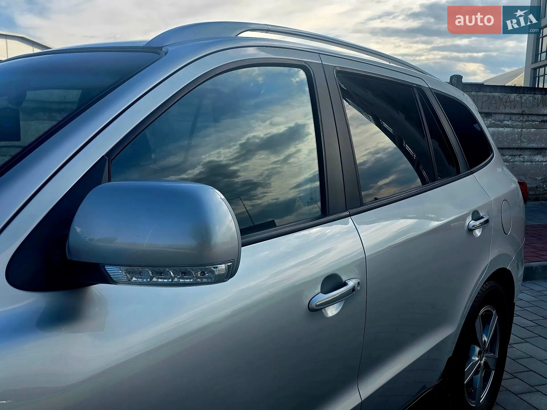 2011 Hyundai Santa Fe - мініатюра 16