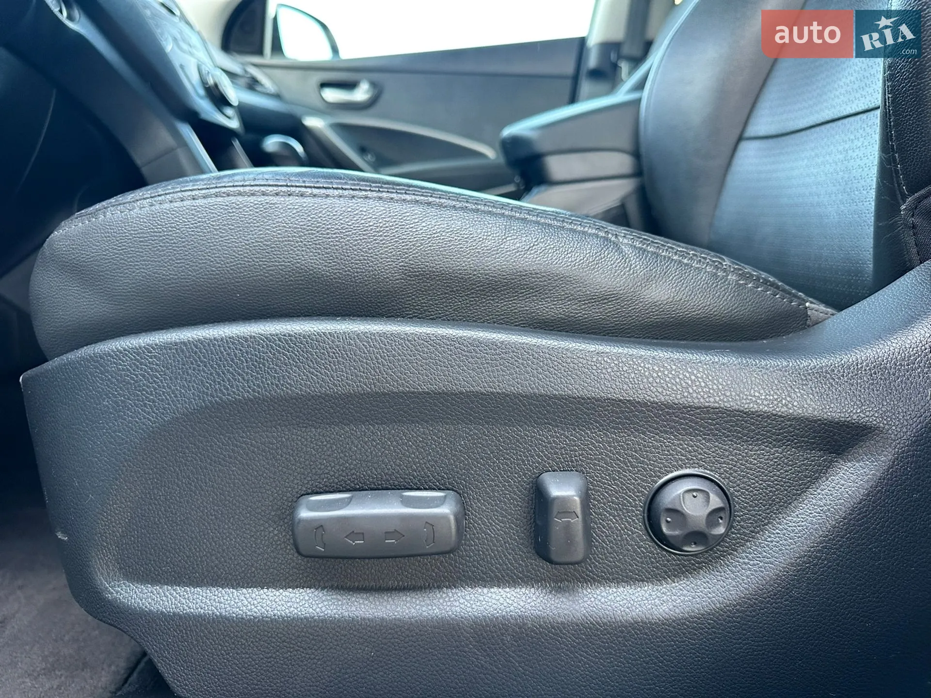 2015 Hyundai Santa Fe - мініатюра 26