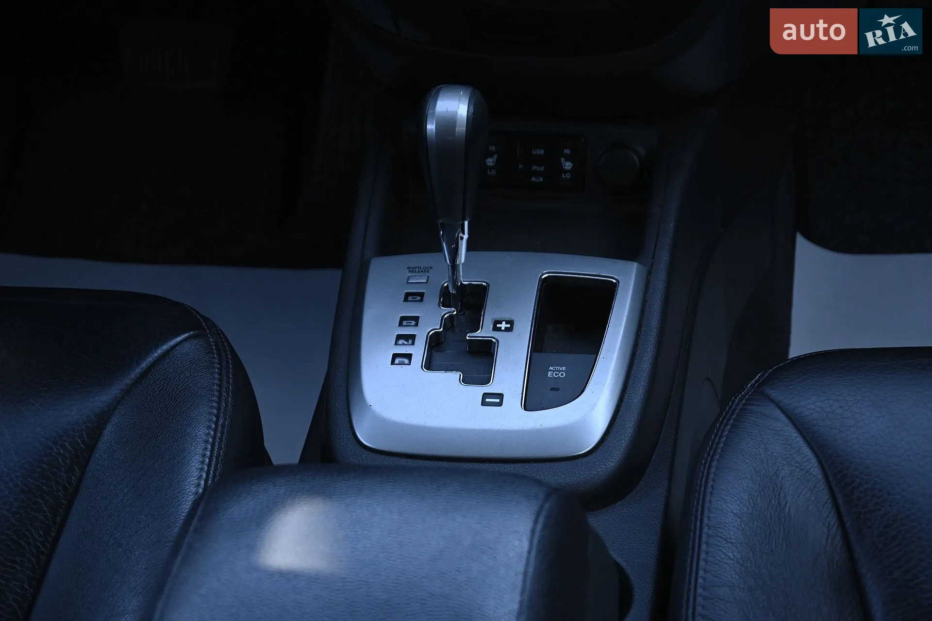 2011 Hyundai Santa Fe - мініатюра 29