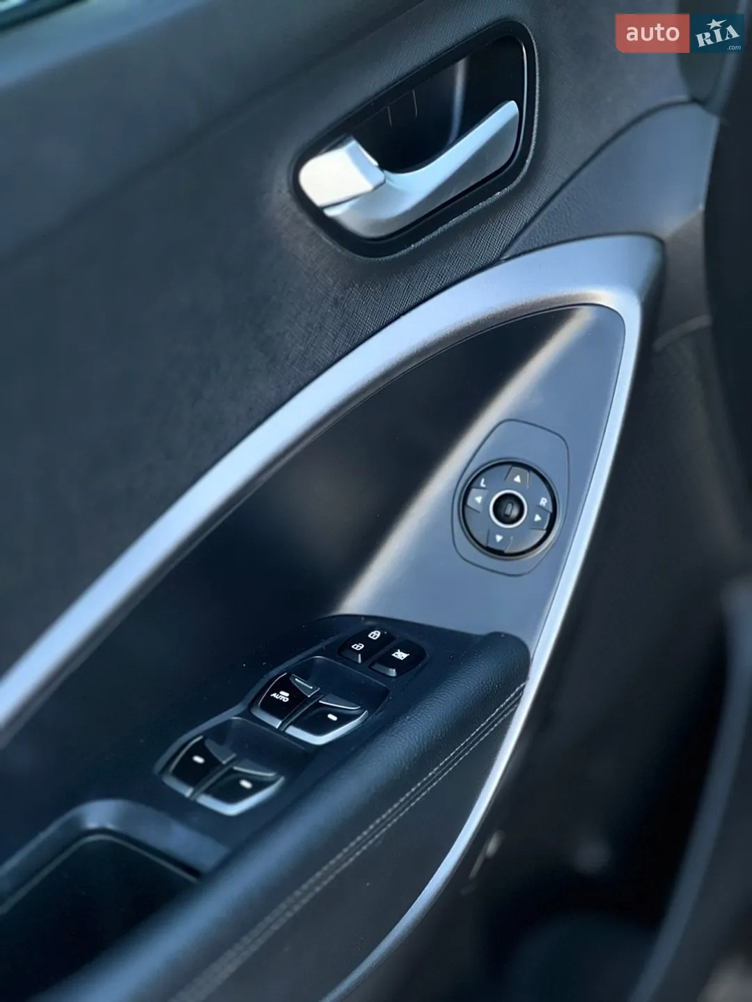 2013 Hyundai Santa Fe - мініатюра 14