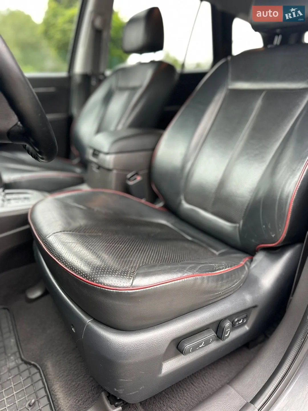 2010 Hyundai Santa Fe - мініатюра 37