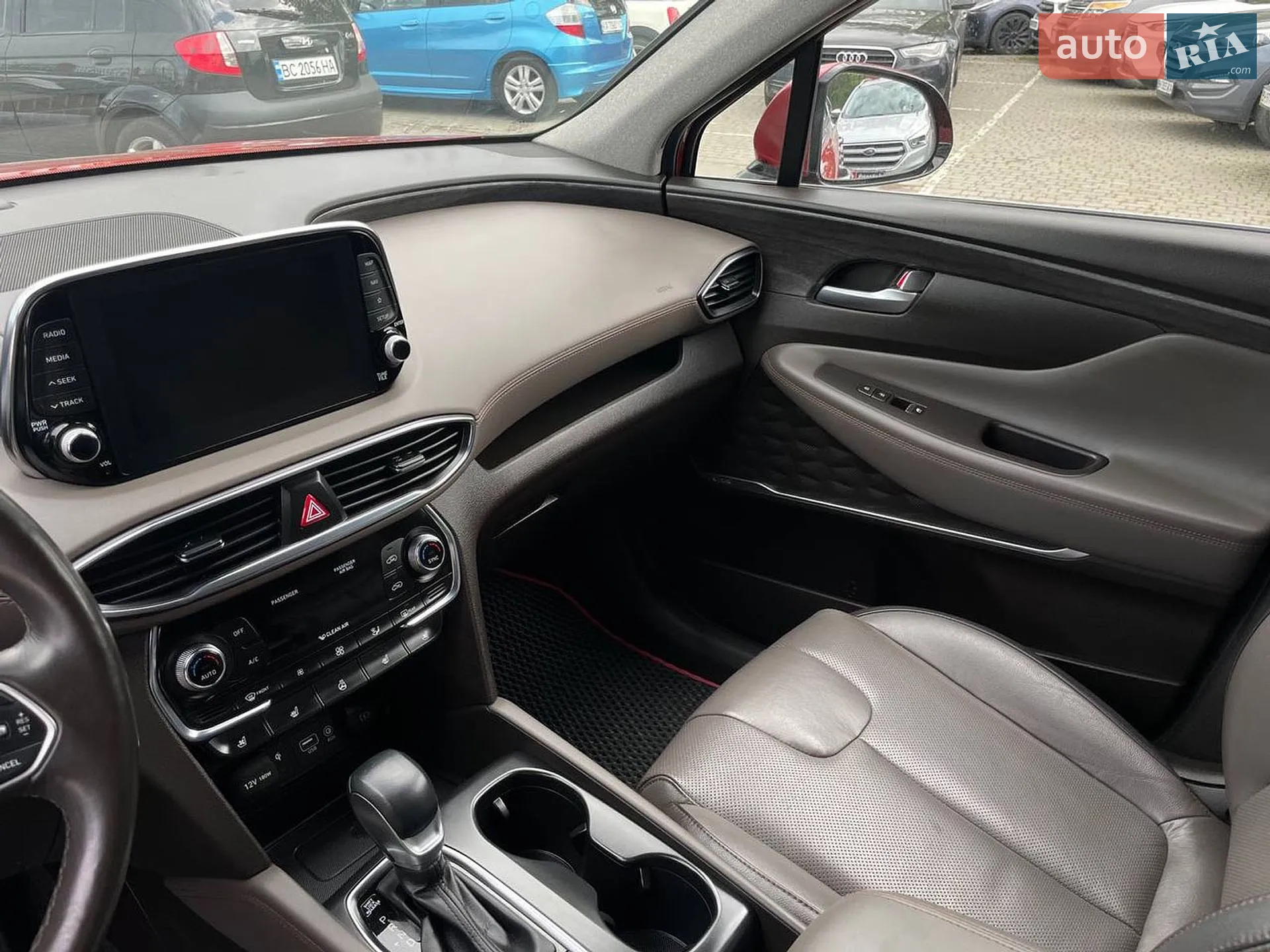 2019 Hyundai Santa Fe - мініатюра 28