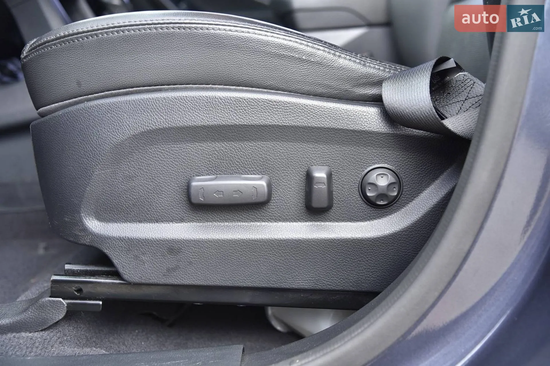 2016 Hyundai Santa Fe - мініатюра 24