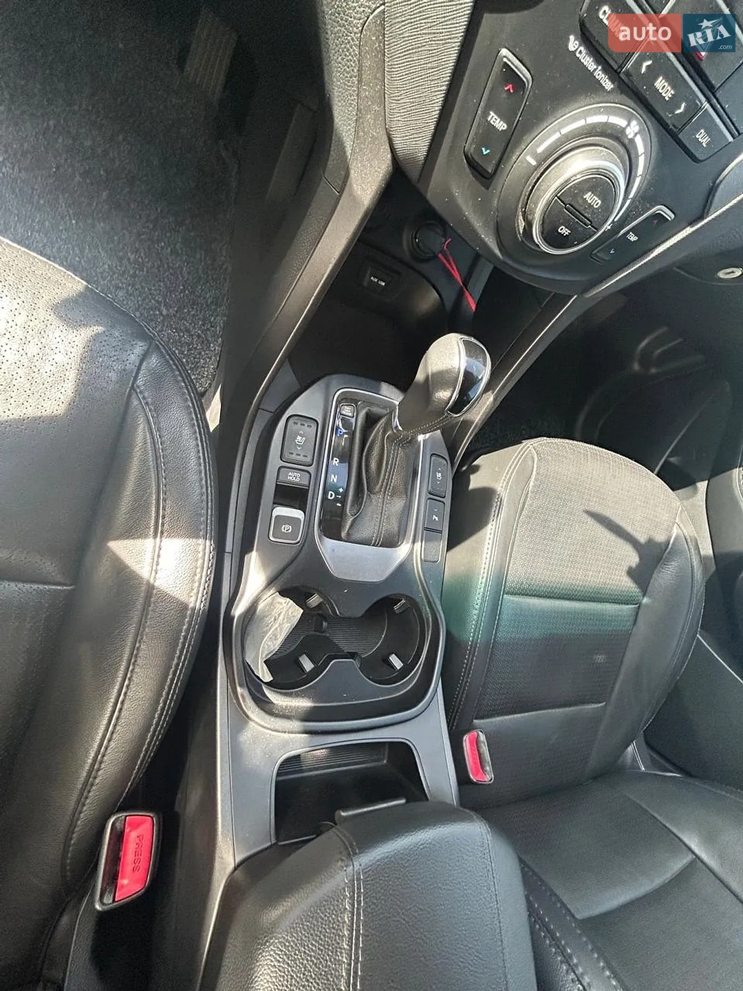 2012 Hyundai Santa Fe - мініатюра 28