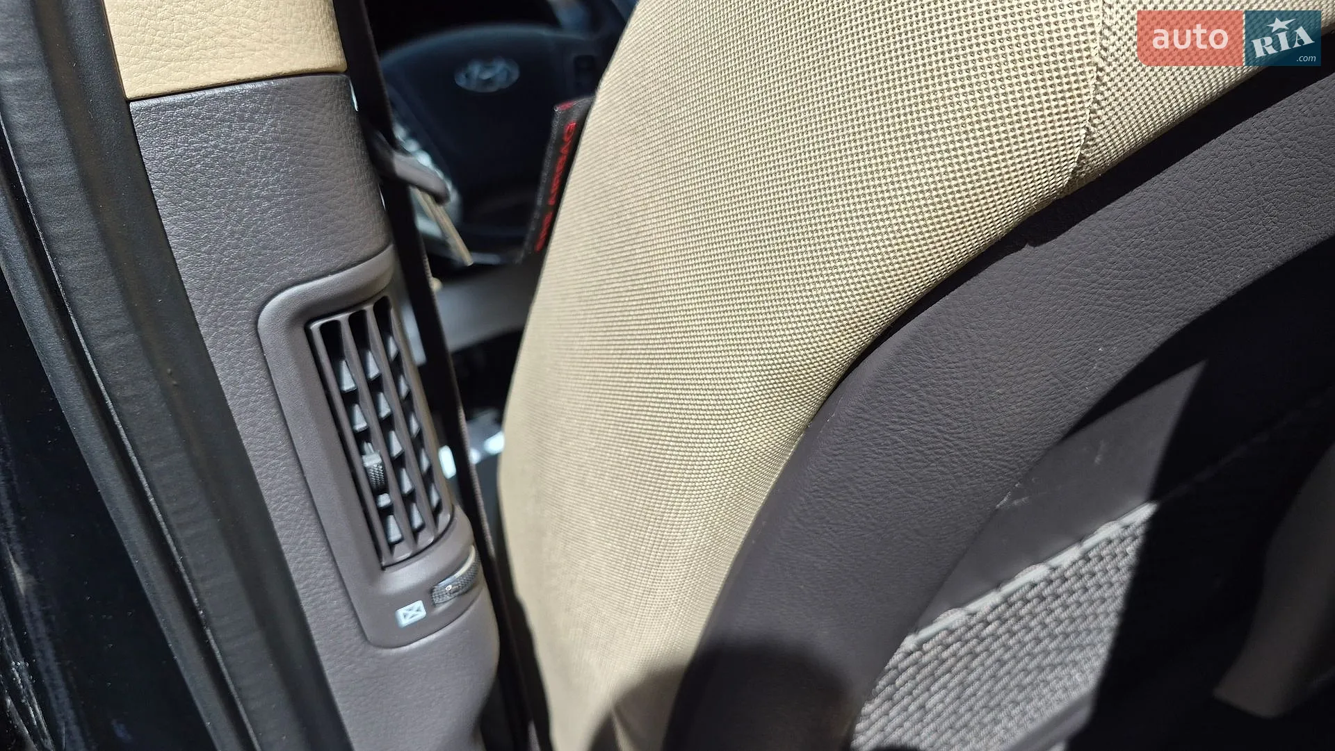 2011 Hyundai Santa Fe - мініатюра 32