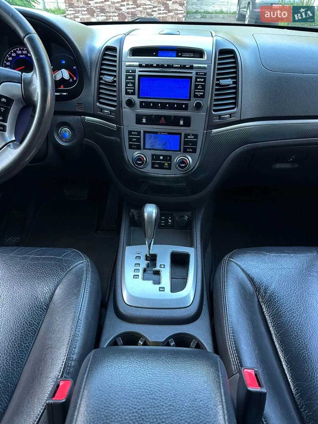 2010 Hyundai Santa Fe - мініатюра 23