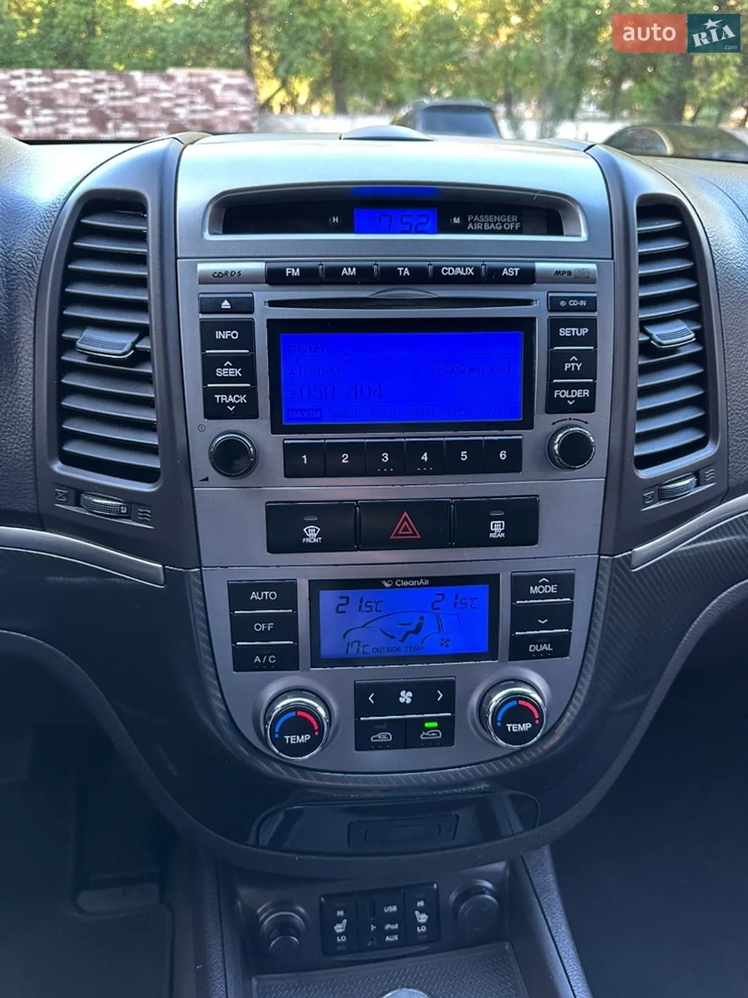 2010 Hyundai Santa Fe - мініатюра 24