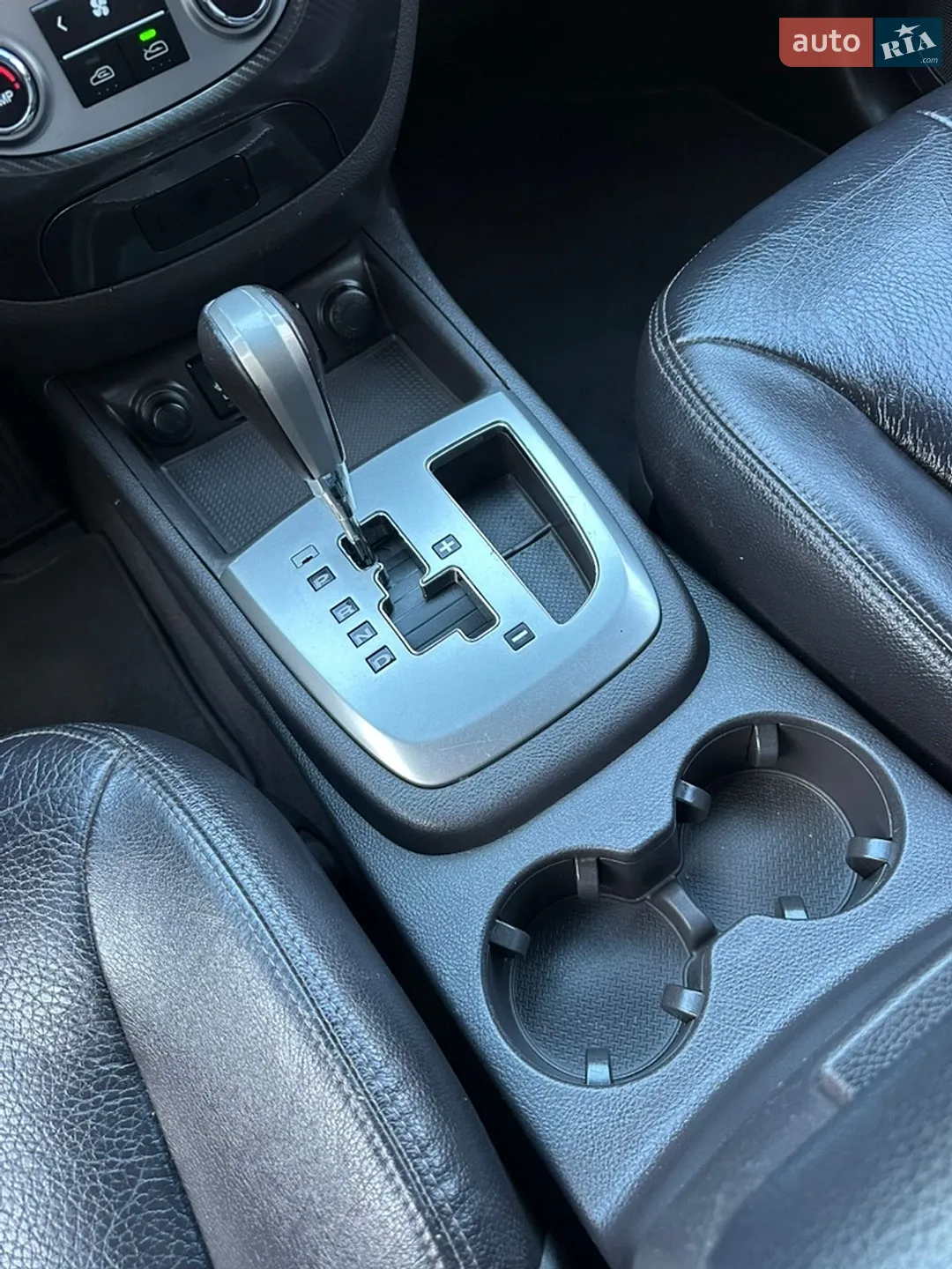 2010 Hyundai Santa Fe - мініатюра 26