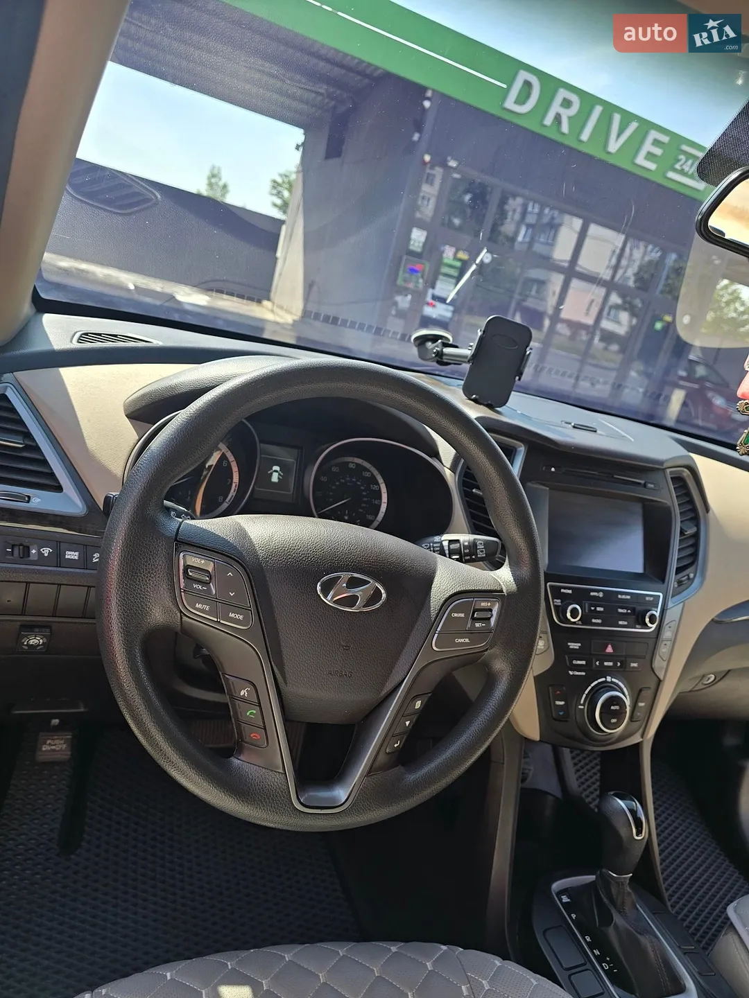 2017 Hyundai Santa Fe - мініатюра 13