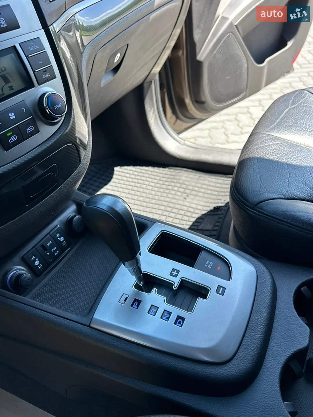 2010 Hyundai Santa Fe - мініатюра 66