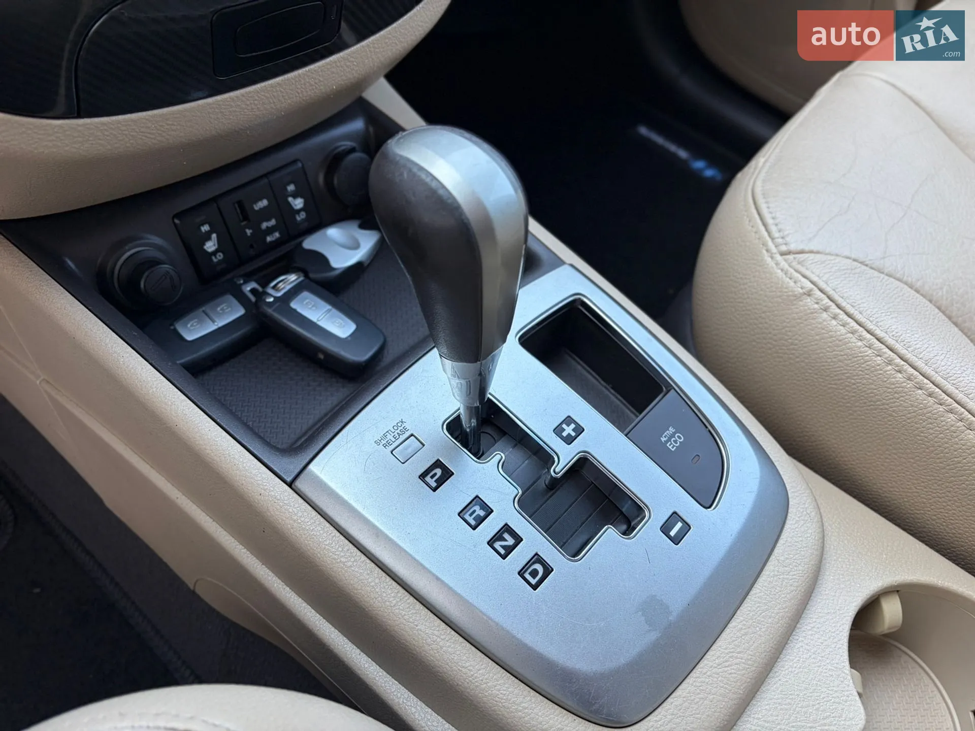 2011 Hyundai Santa Fe - мініатюра 32